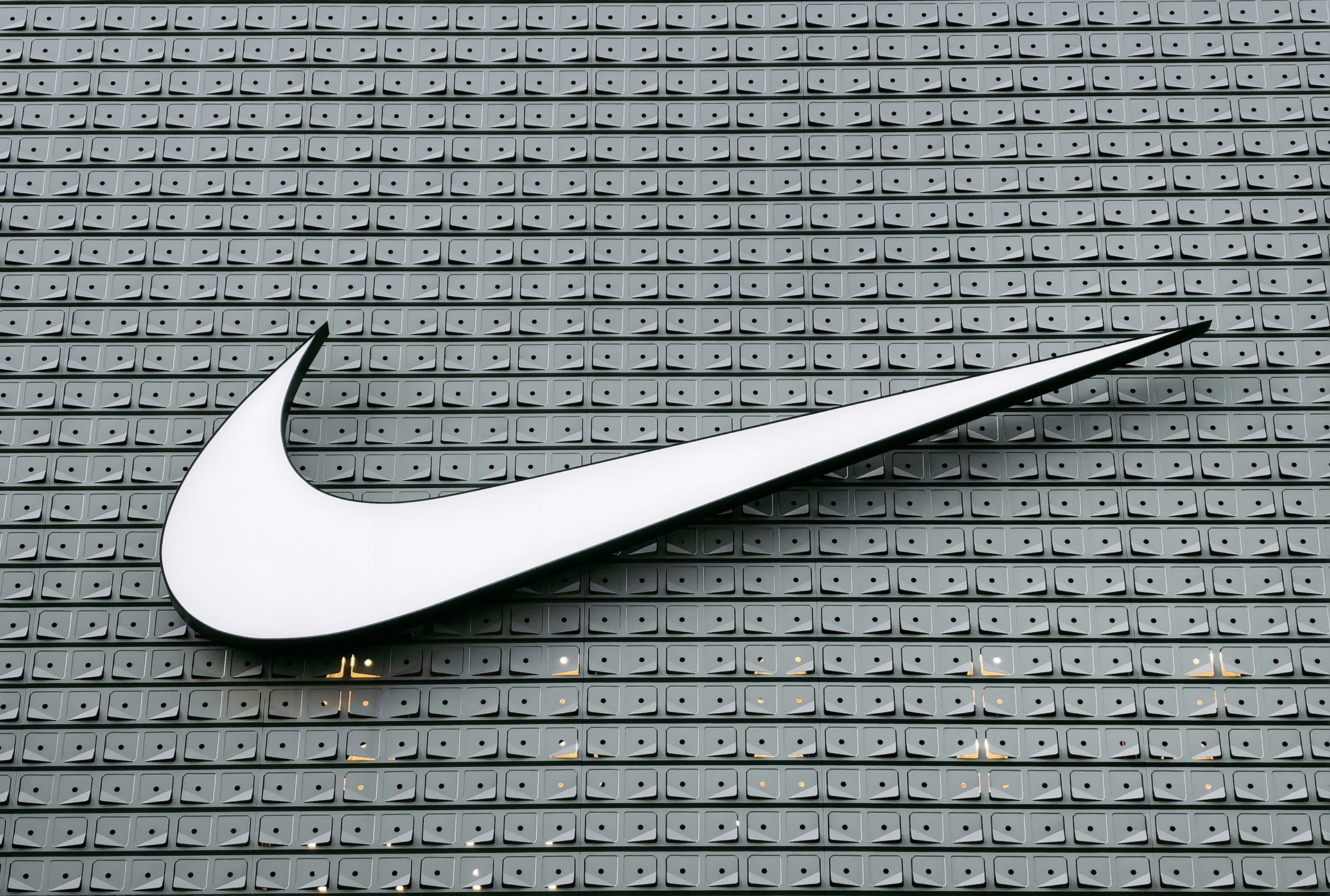 Reuters: Nike полностью уходит из России