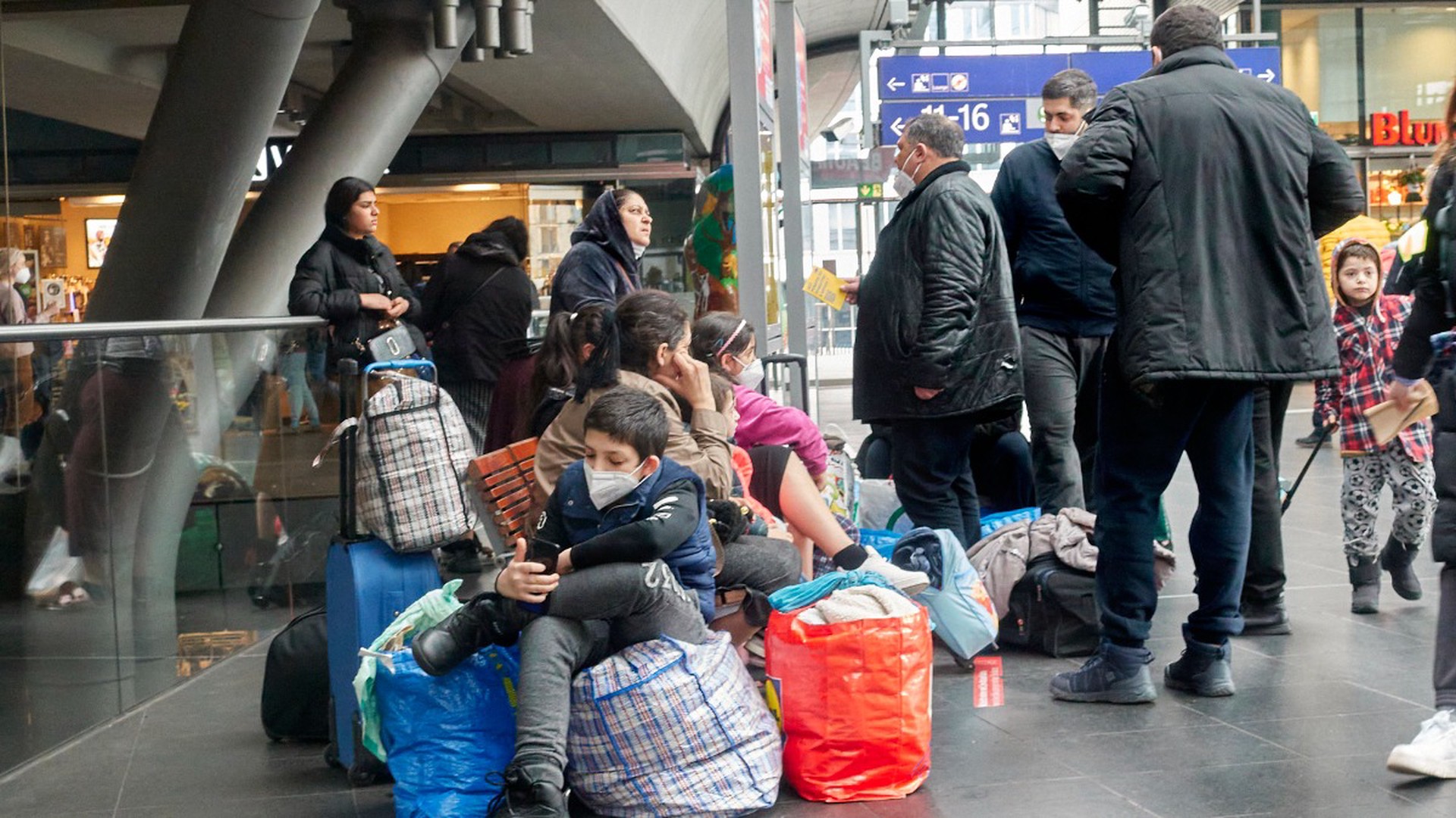 Digi24: В Германии десятки румын притворялись беженцами с Украины ради пособий