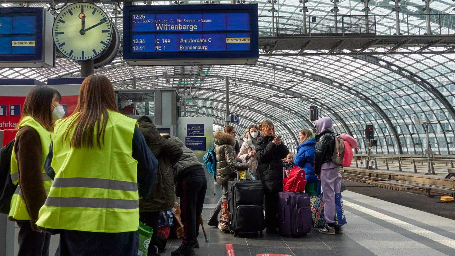 В Германии предложили отменить пособия украинским беженцам