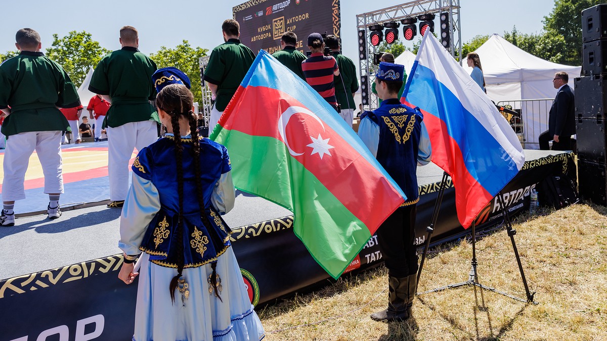 Политолог: Азербайджанская диаспора в России может испортить отношения Москвы и Баку
