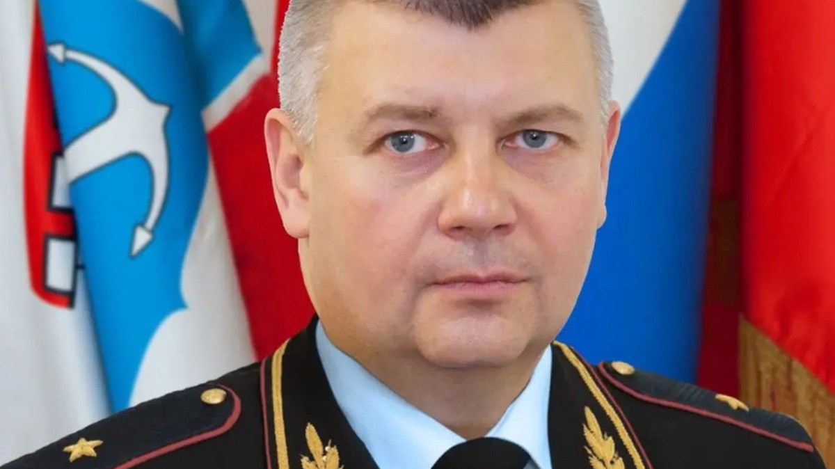 ФСБ проводит обыски у главного гаишника Петербурга 