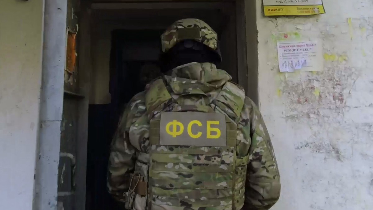 Москвича задержали за передачу в НАТО данных об оппозиционерах