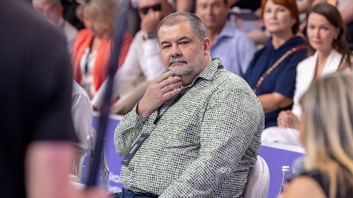 Писатель Лукьяненко предупредил об опасности развития искусственного интеллекта 