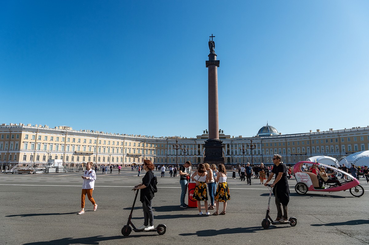 Власти Петербурга отменят коронавирусные ограничения