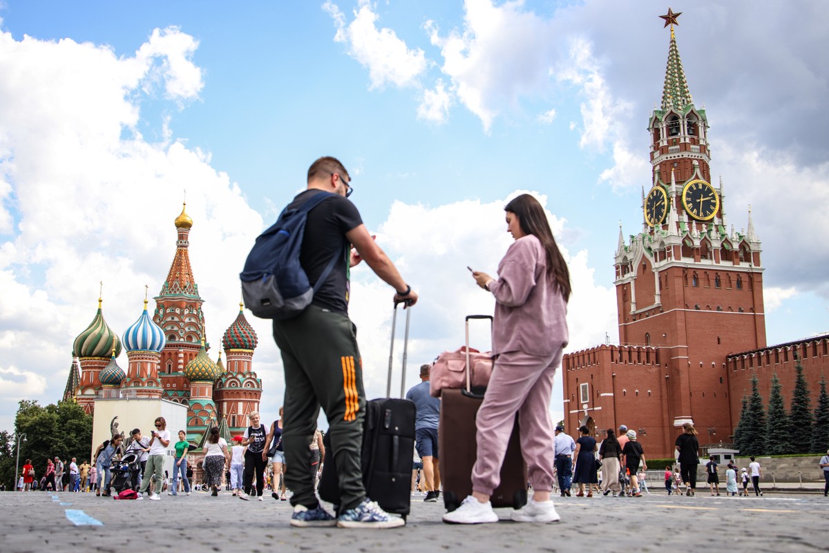 Росстат рассказал о тысячах переехавших в Россию иностранцев