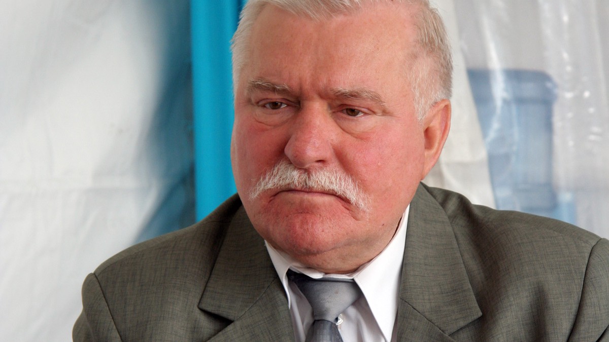 СМИ: Бывшего президента Польши Валенсу обвинили в даче ложных показаний