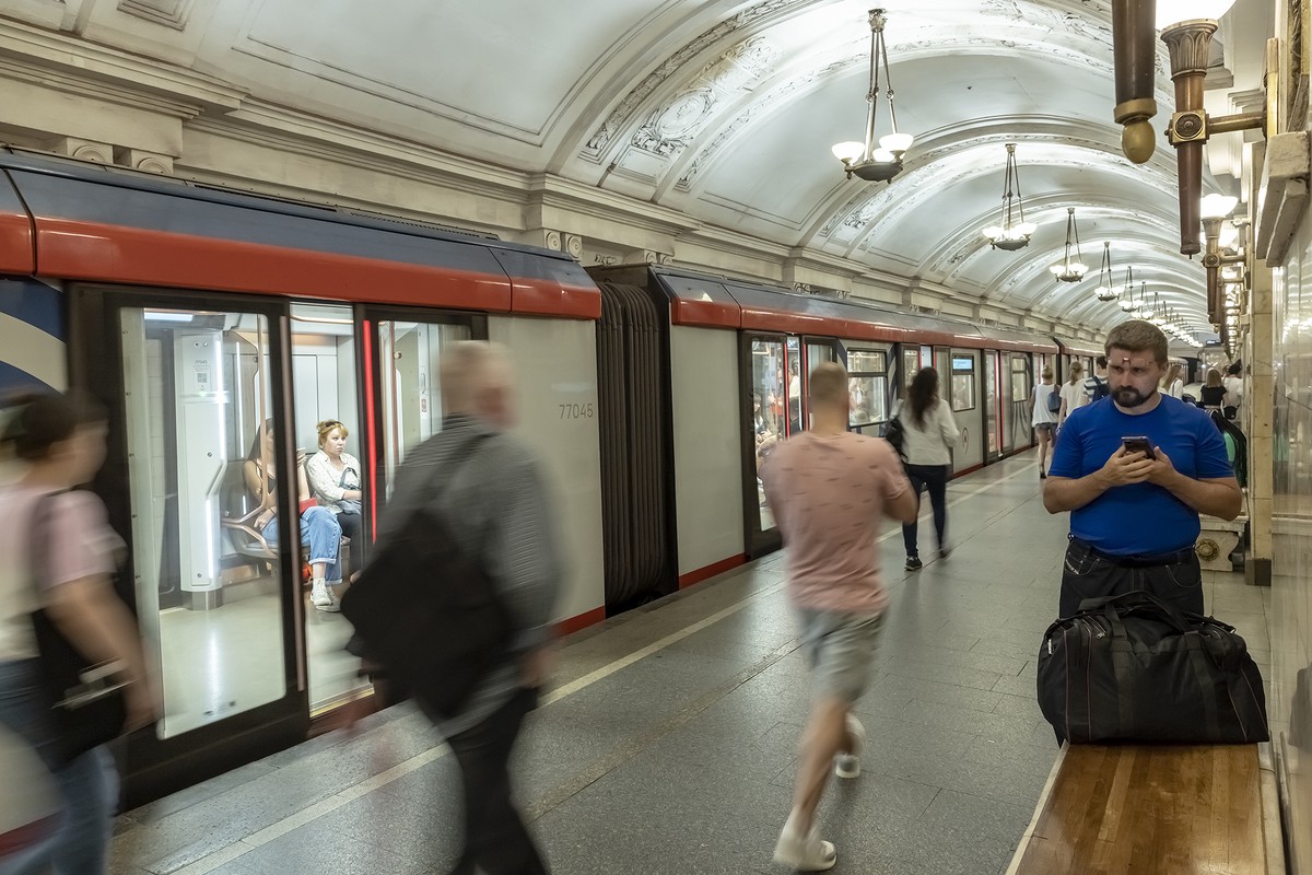 Шведский дипломат отказался исполнять требования Московского метрополитена