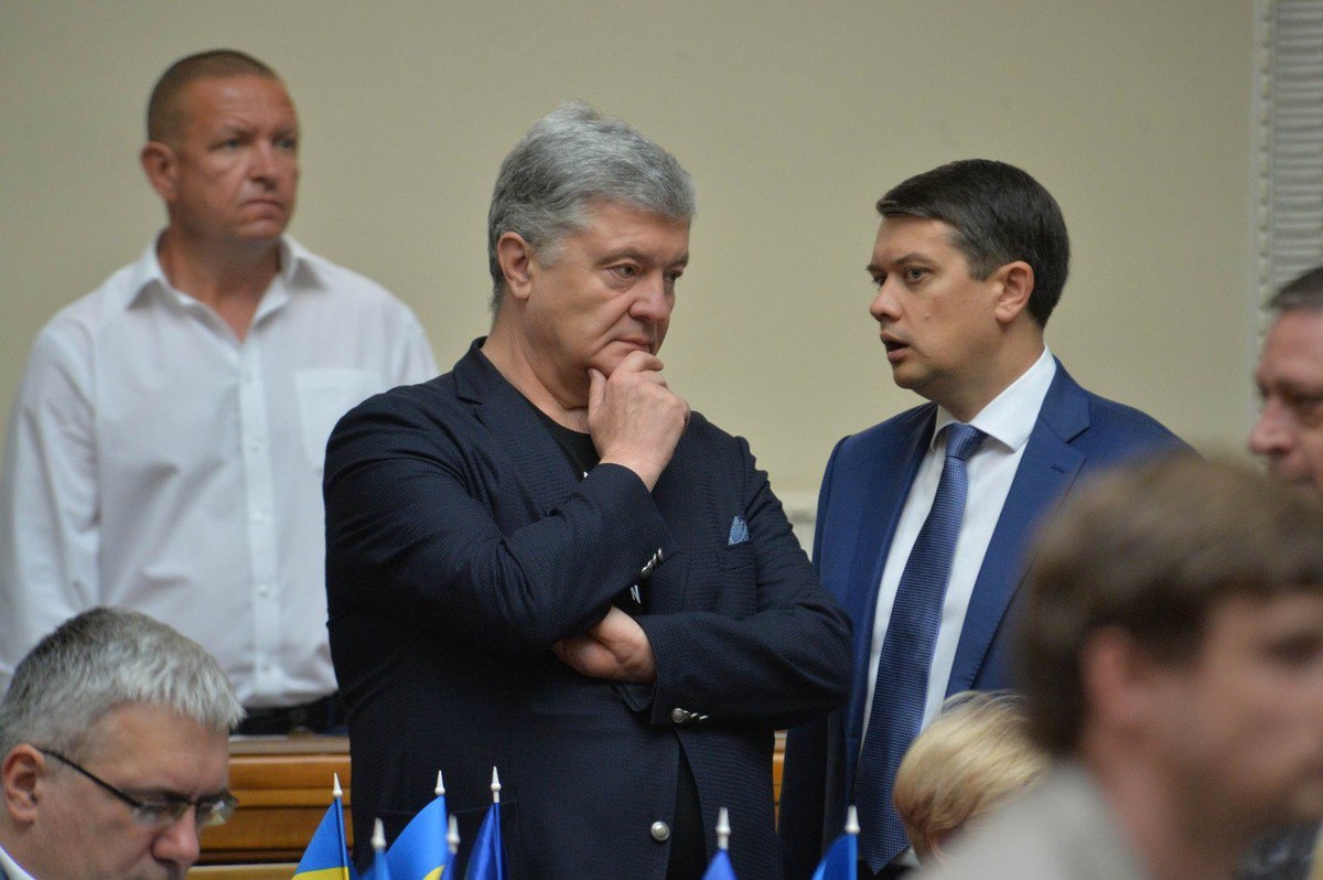 Порошенко призвал Зеленского начать чистку руководства страны «с себя»