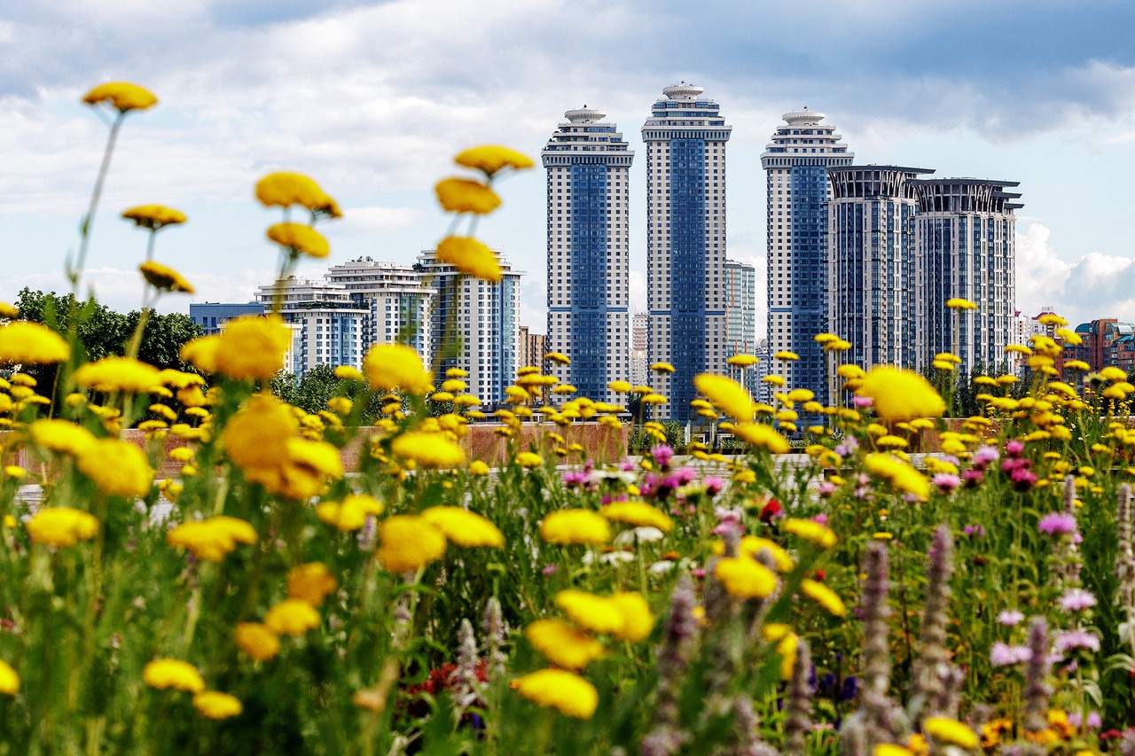 Цены на новостройки снизились на 30%: пора покупать?