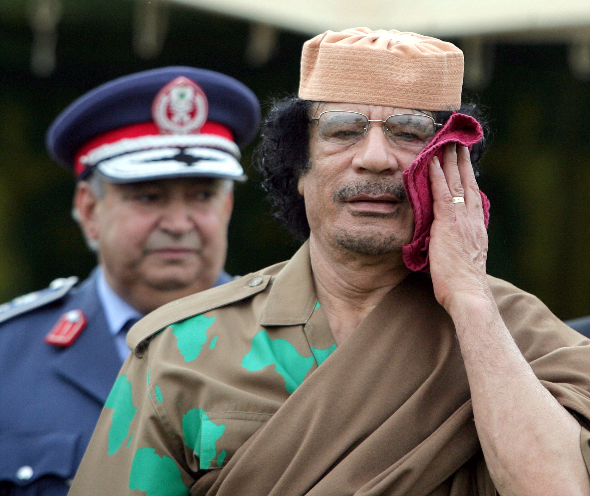 Полковнику – никто: как Запад сначала напугал, а потом обманул Каддафи