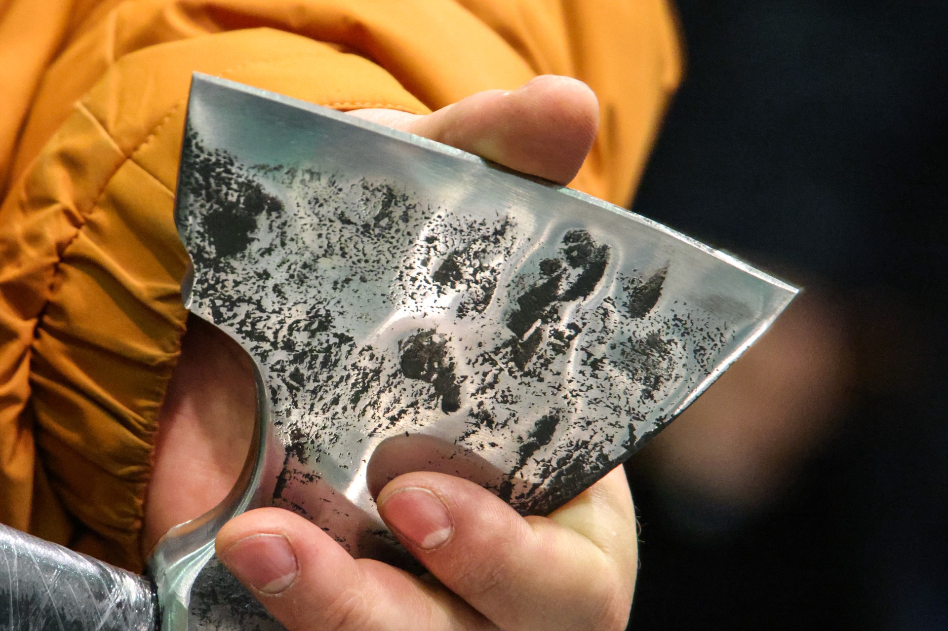 Ирландец пытался «зарубить» топором американский военный самолет