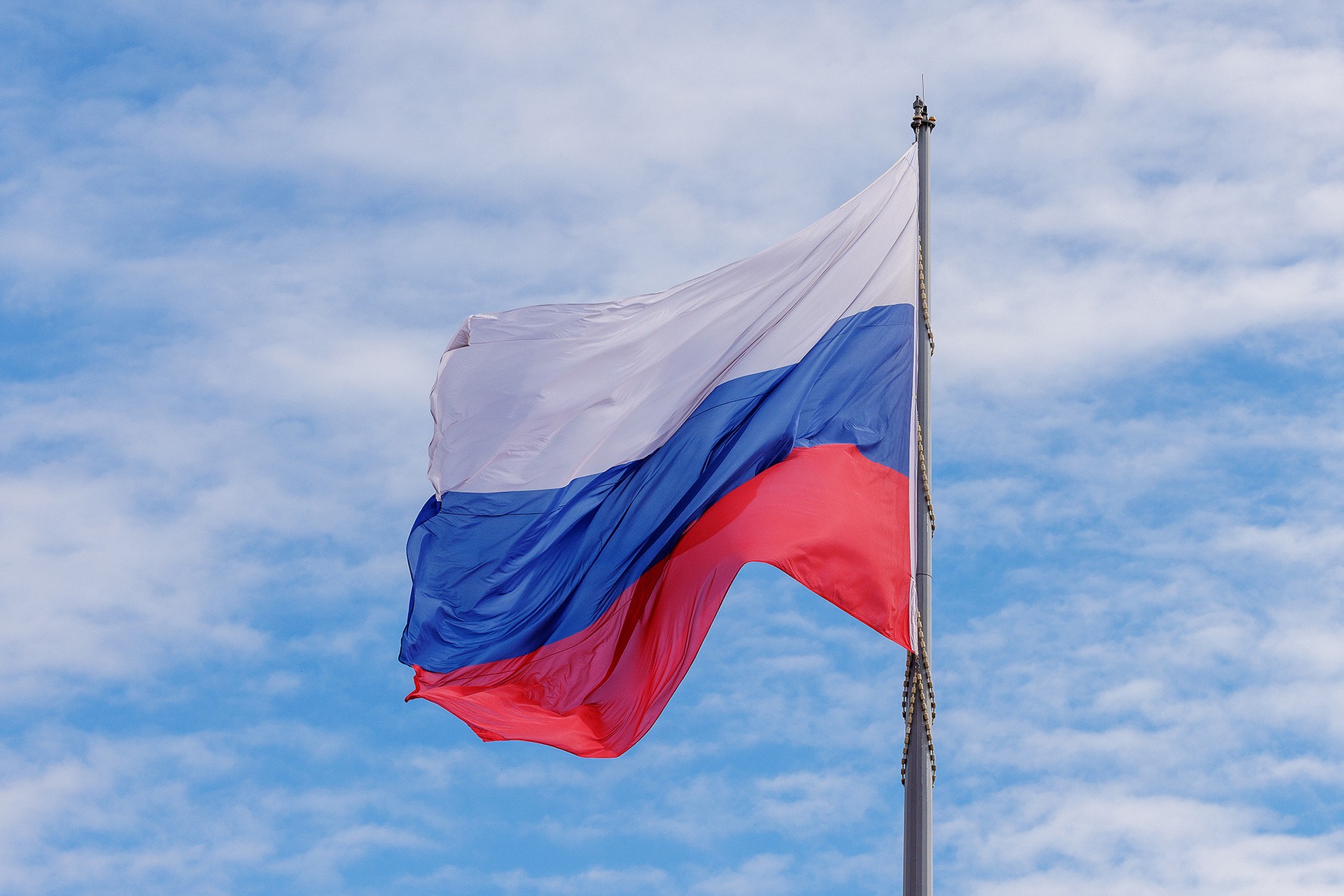 Елена Вяльбе заявила, что российским спортсменам не стоит ехать на Олимпийские игры без флага и гимна
