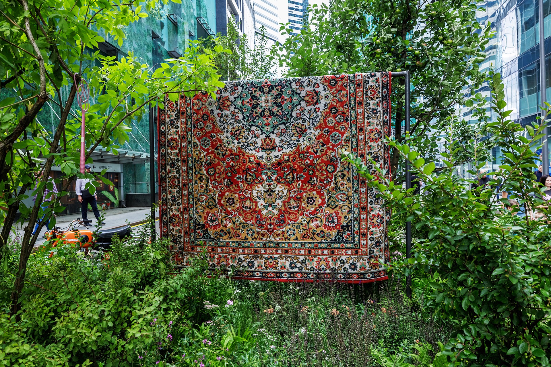 Доцент Моисеев: Выбивание ковра во дворе карается штрафом