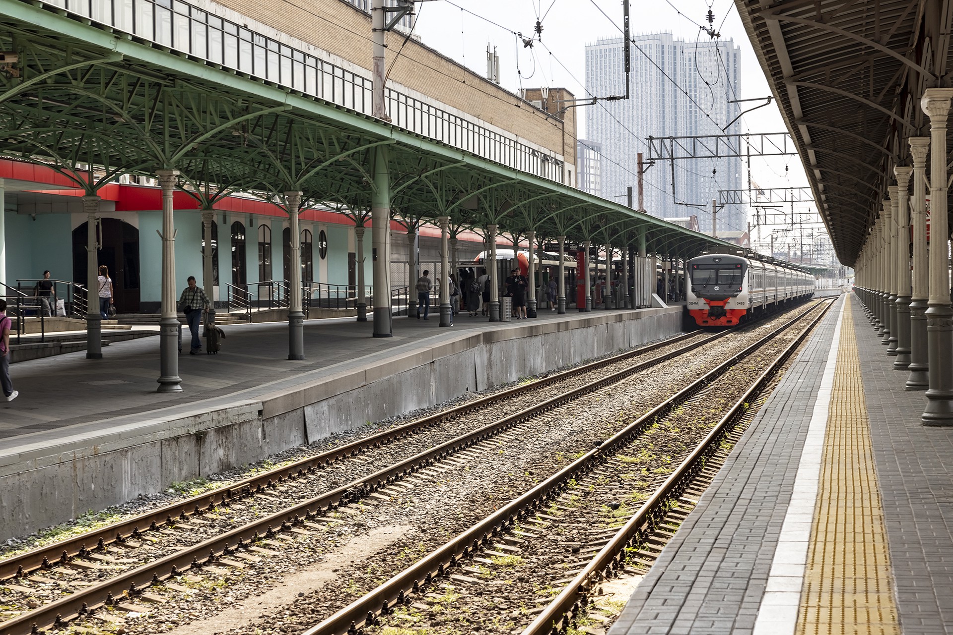 В Подмосковье подросток погиб на крыше электрички