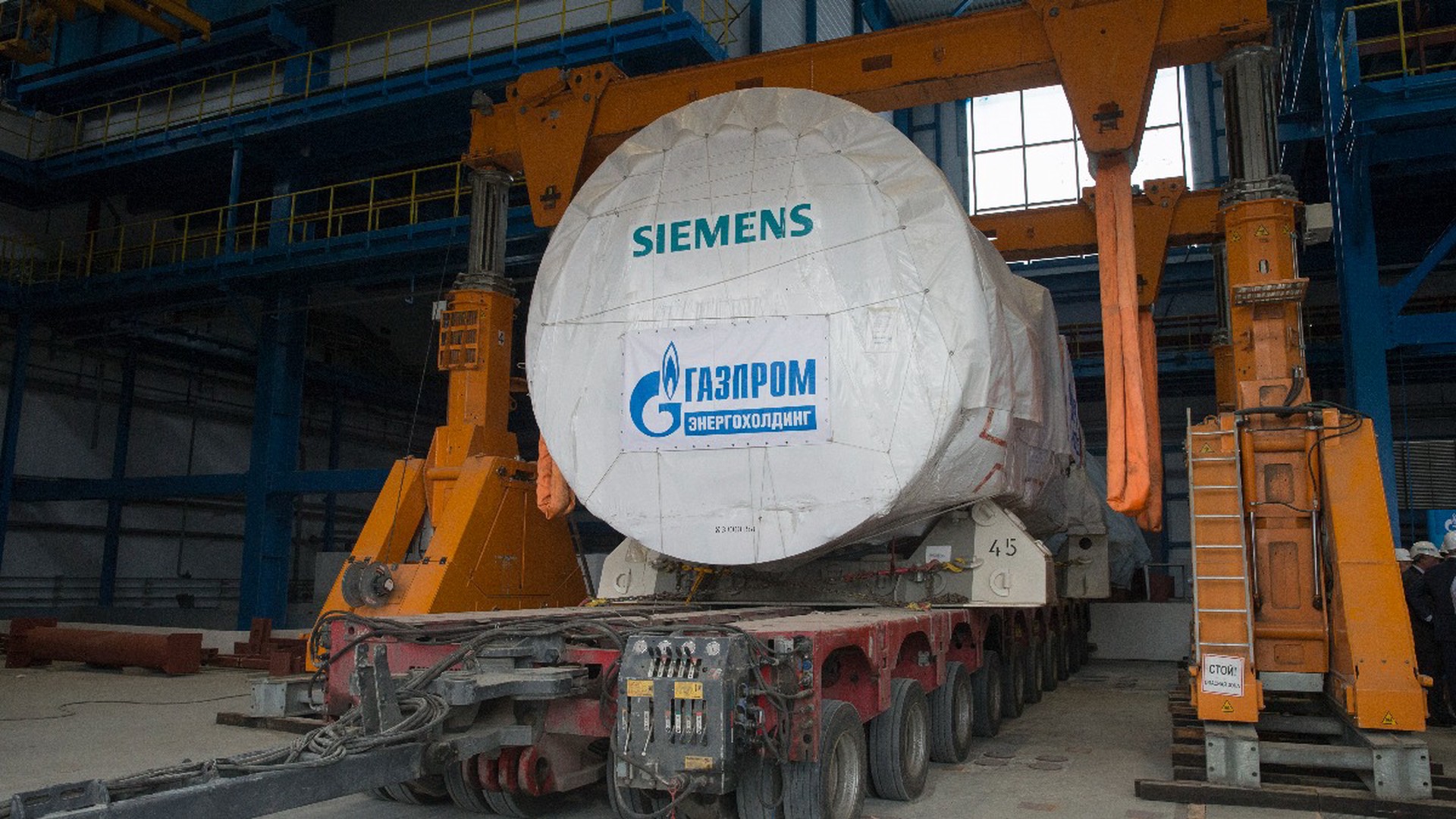 «Газпром» обвинил Siemens в отказе чинить двигатели для «Северного потока»