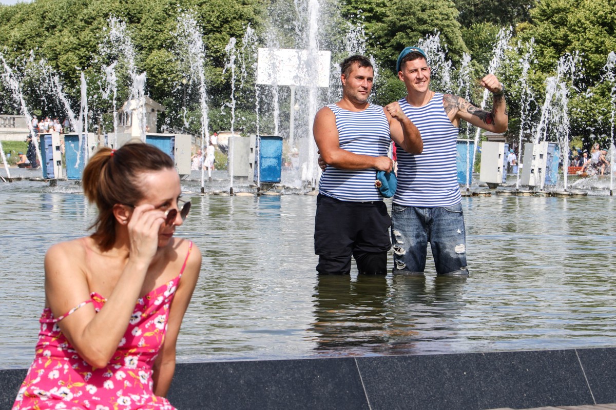 В Петербурге в День ВДВ отключат фонтаны, если десантники решат в них искупаться 