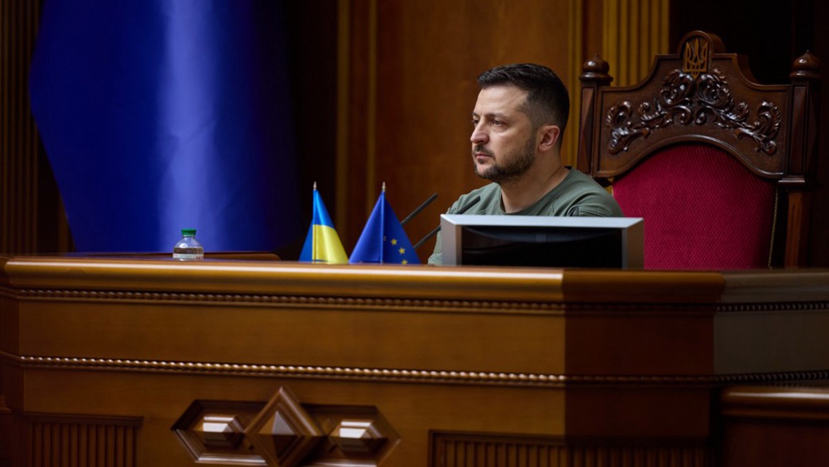 Зеленский призвал закрыть границы на год для всех граждан России