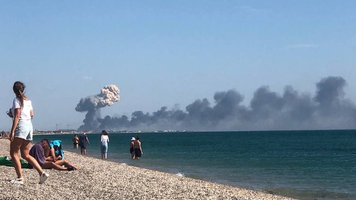 В Крыму заявили о взрывах в районе посёлка Новофёдоровка