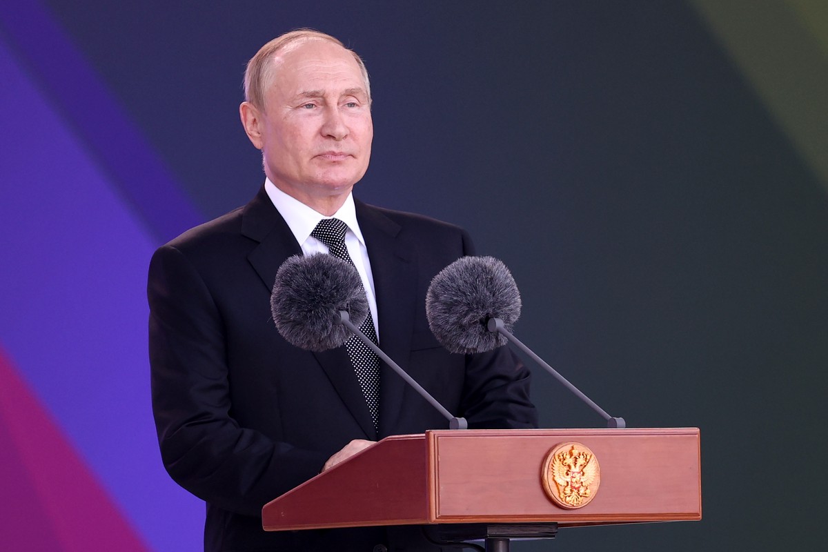 Путин: войска России и бойцы Донбасса с честью выполняют свой долг в ходе спецоперации