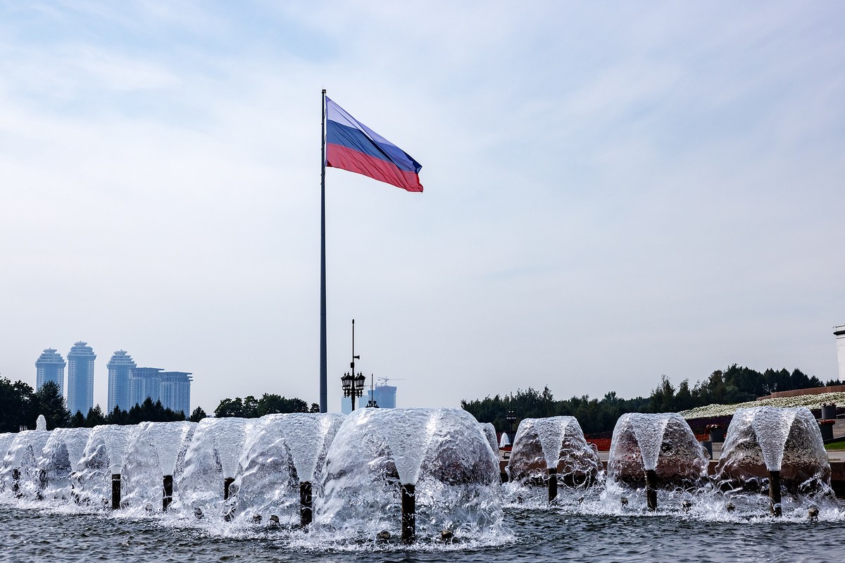 Писатель Поляков: Победа в спецоперации изменит социальное бытие России 