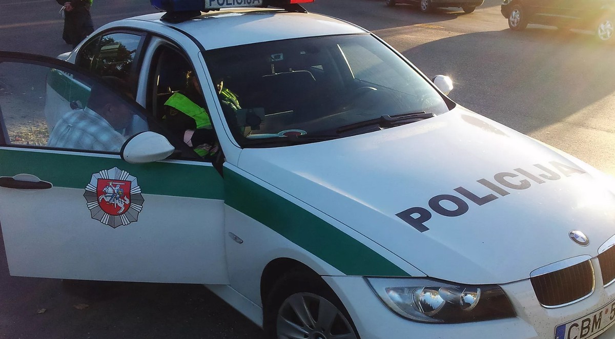 В Литве очередные вандалы облили краской памятник советским солдатам