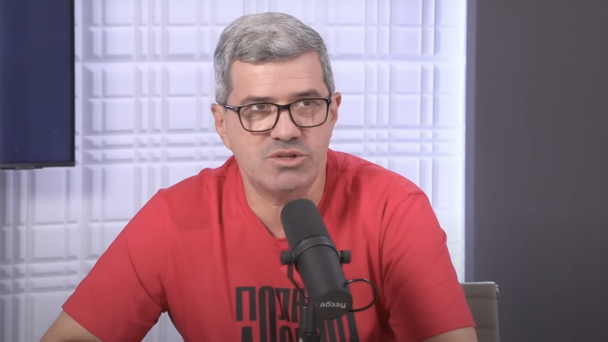 «Юмора обноски»: Шахназаров прокомментировал пародию Гудкова на песню Шамана