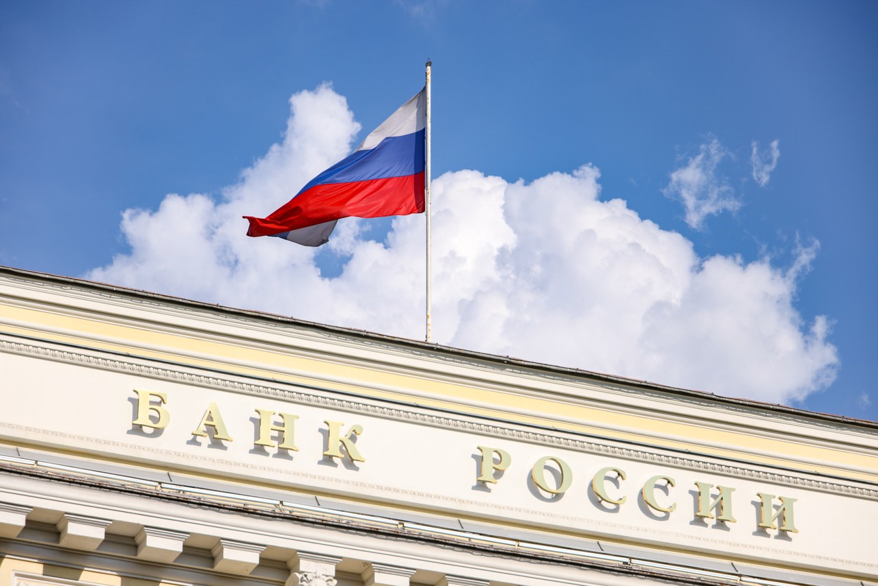 Год «адских» санкций: что стало с экономиками России, Европы и США