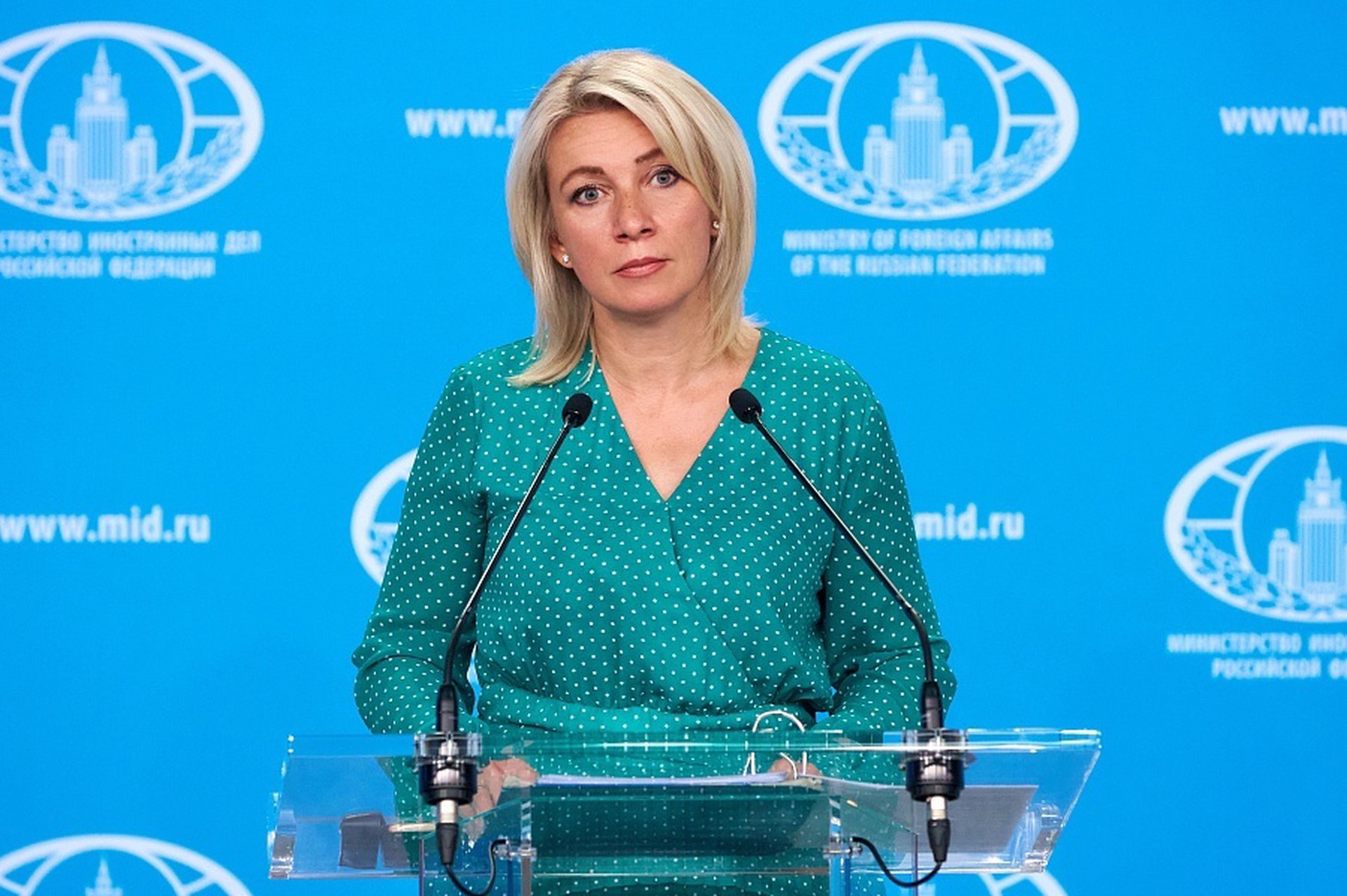 Захарова: Франция отказалась от своих граждан, отрицая отправку военных на Украину