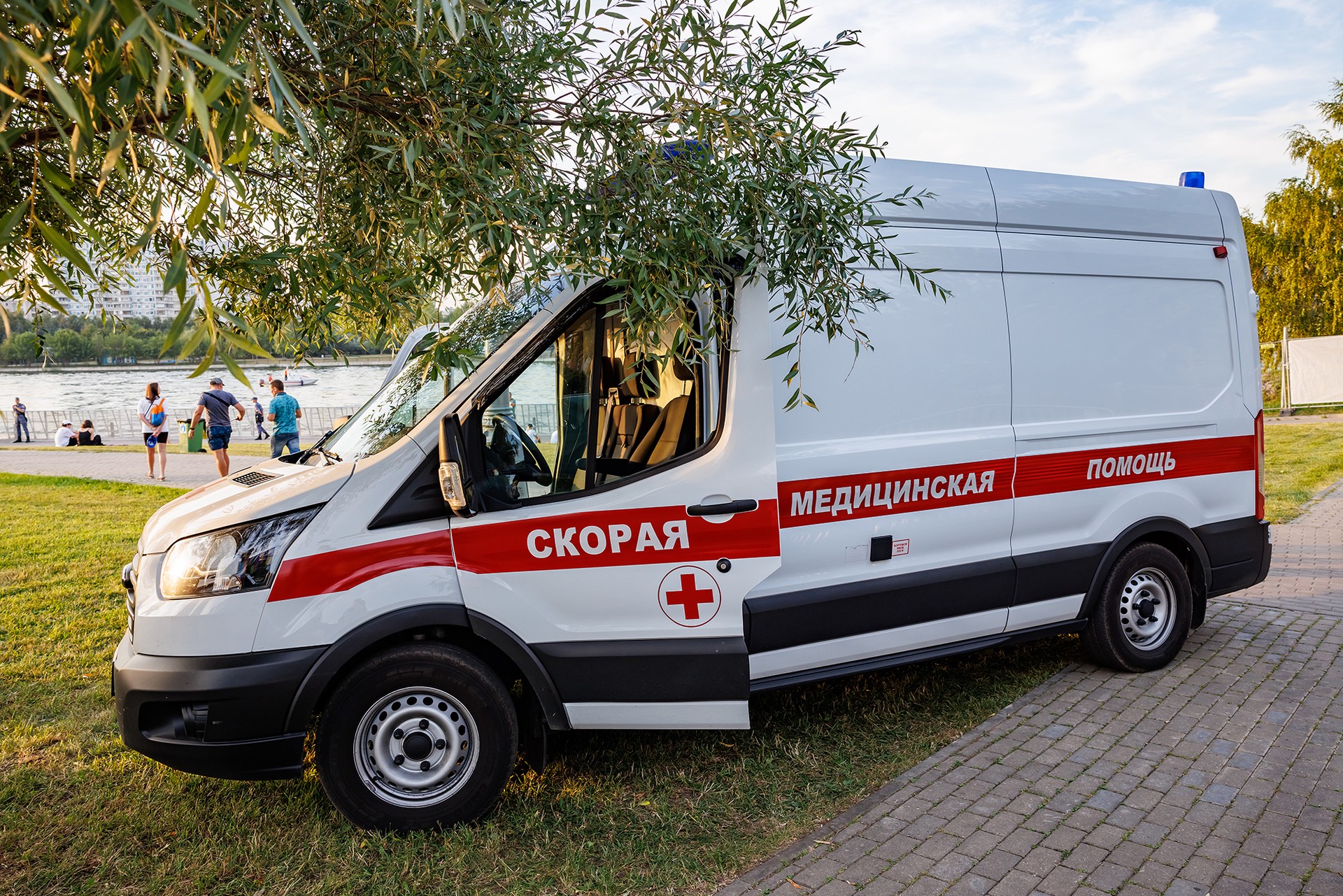 12 детей и мужчина госпитализированы после купания в Чёрном море на Кубани