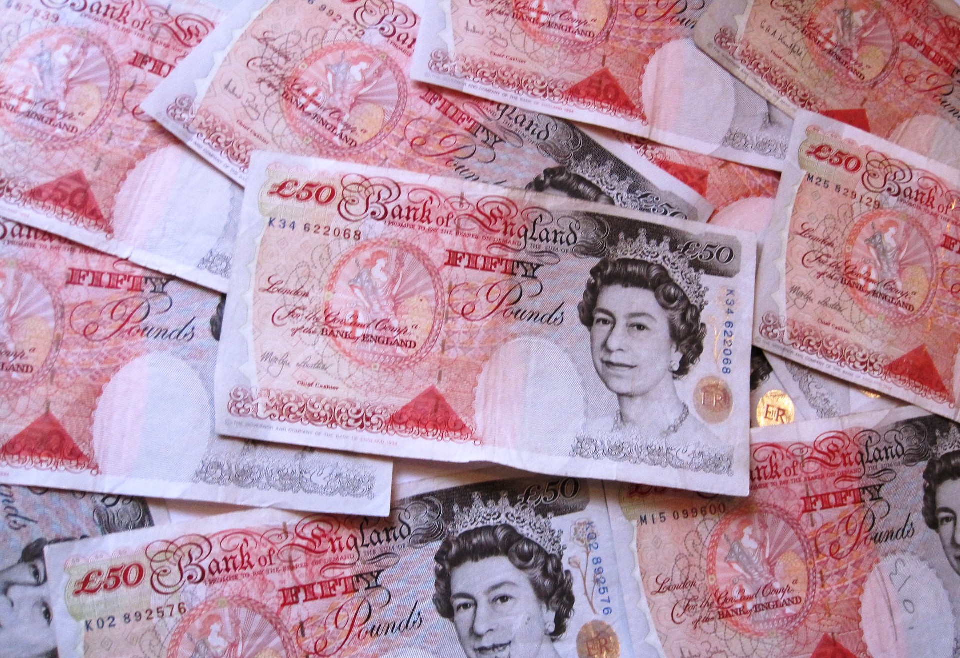 Богатства англии. Английские деньги. Деньги Англии. Современные деньги Великобритании. Как выглядят английские деньги.