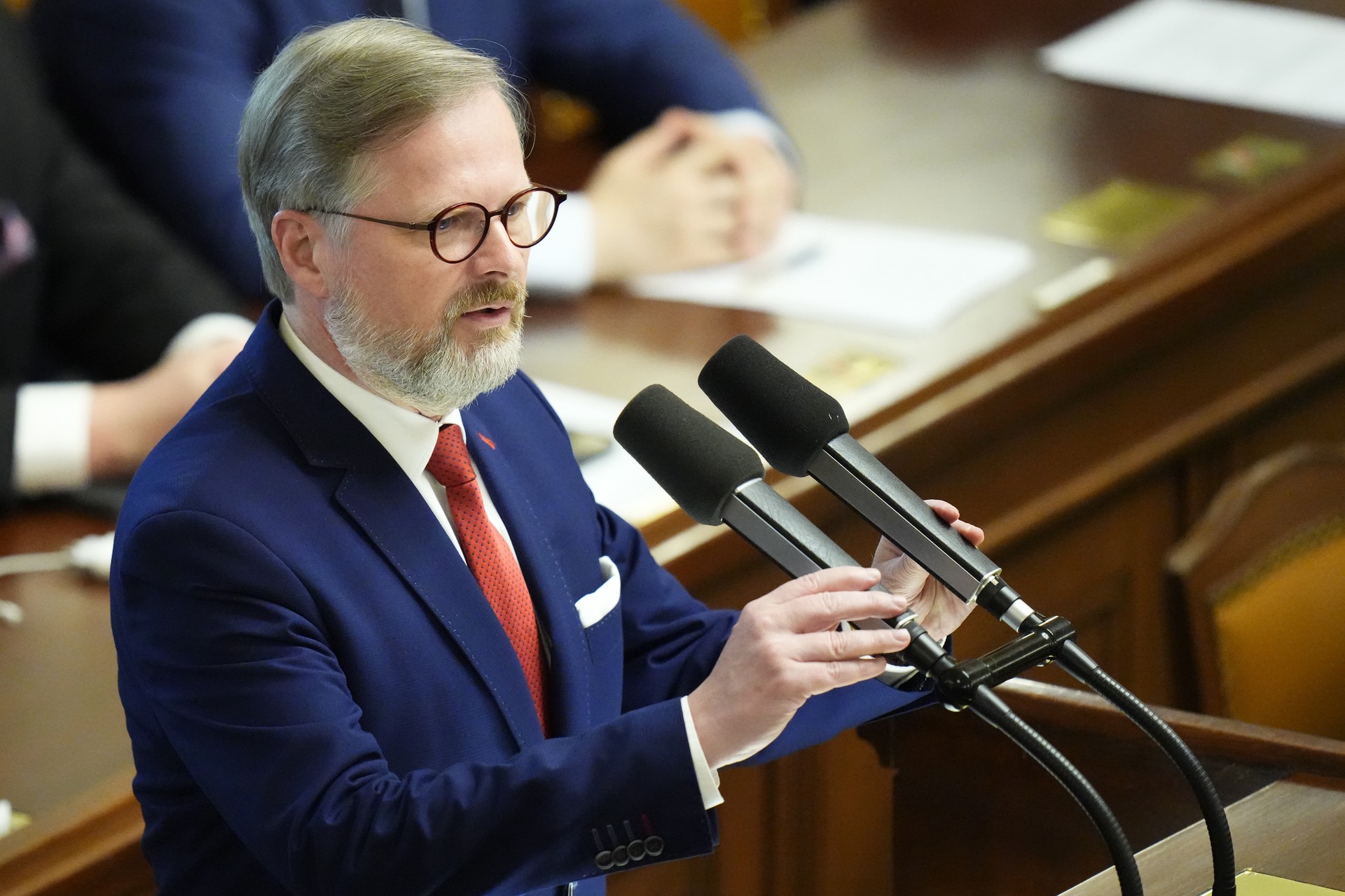 Премьер Чехии: Прага продолжит оказывать военную помощь Киеву