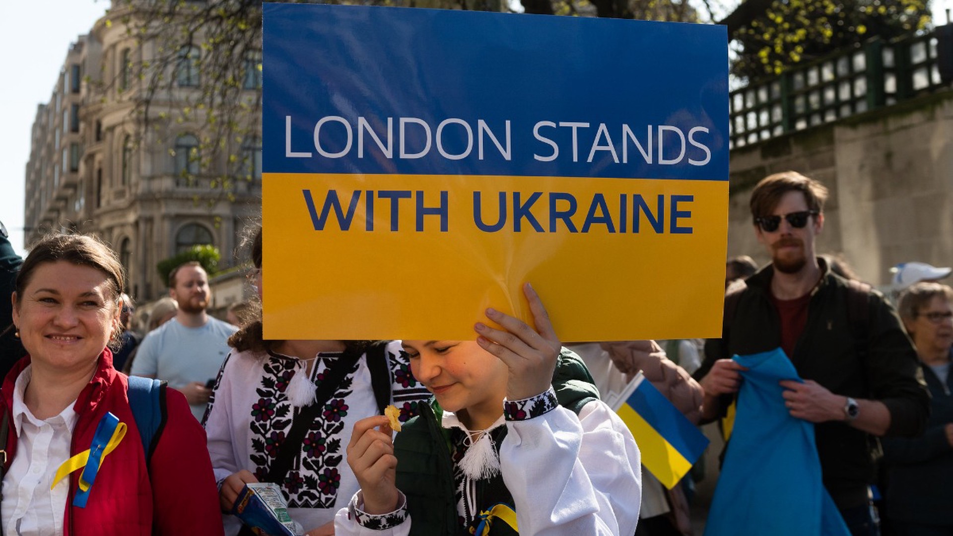Правительство Британии намерено выселить украинских беженцев из отелей