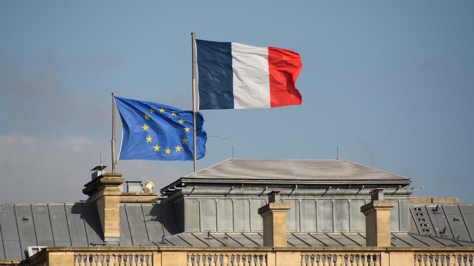 Во Франции планируют разрешить самоубийство