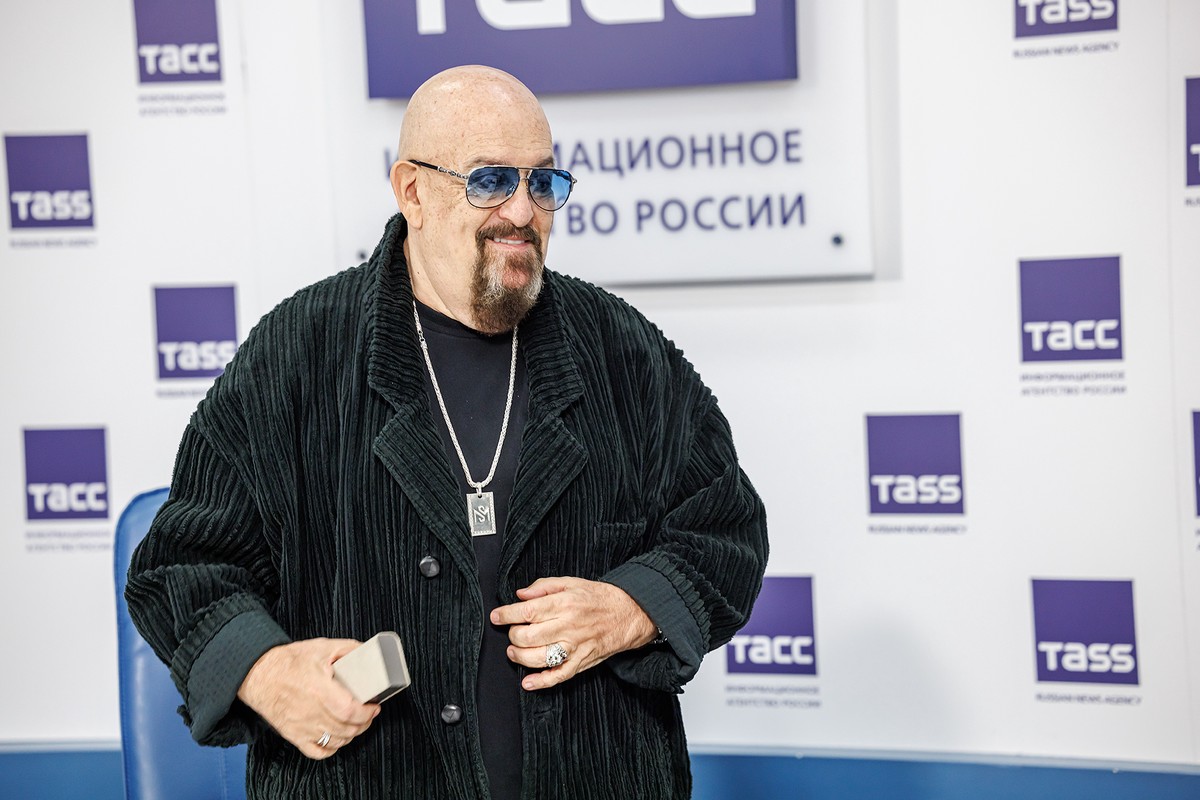 Шуфутинский получил за песню «3 сентября» меньше миллиона долларов