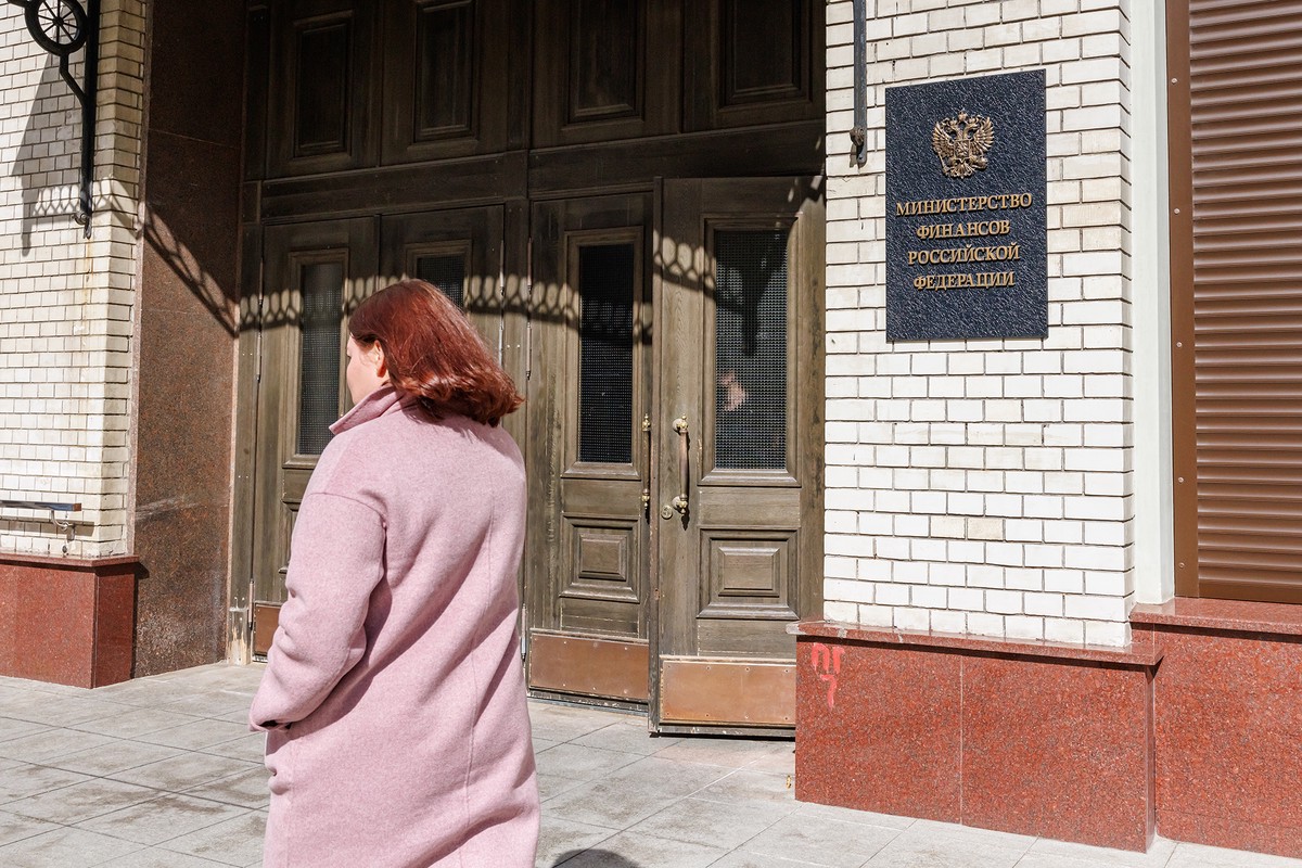 Облигации невиданной щедрости: почему Минфин занимает деньги под высокий процент