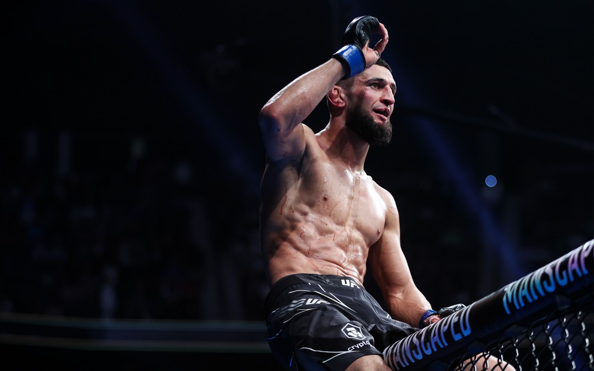 Боец UFC Чимаев прервал интервью после вопроса о Кадырове