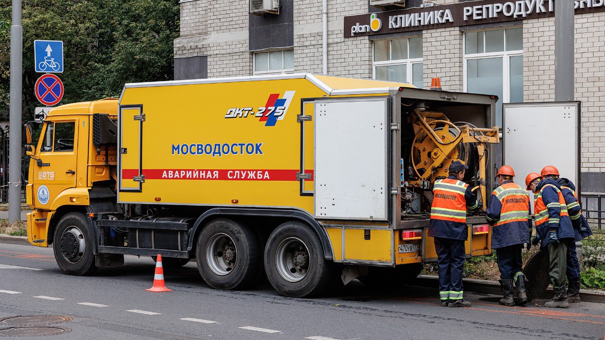 Из-за прорыва воды в московском ТЦ пострадали десятки человек