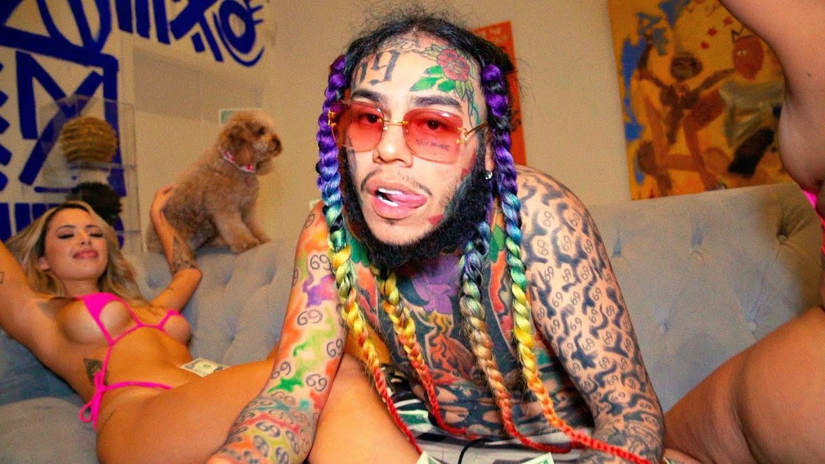 Рэперы 6ix9ine и O.T. Genasis выступят на Московском фестивале, невзирая на предупреждение Госдепа США