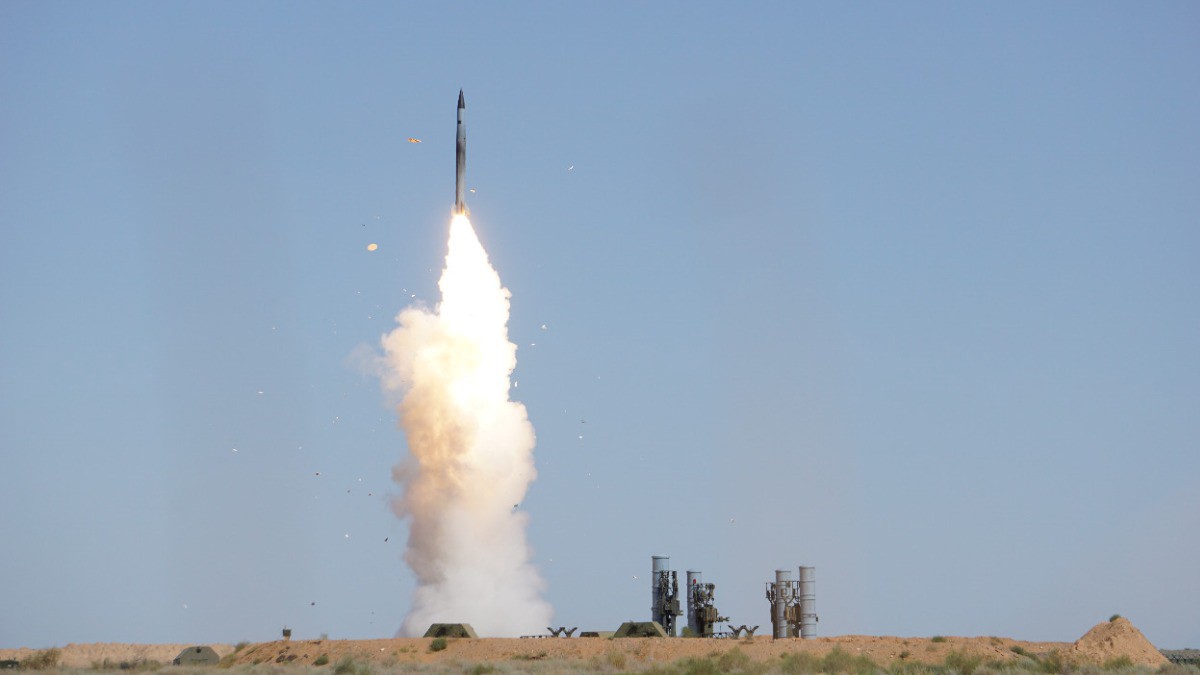 Политолог: Новая военная доктрина Белоруссии была принята на случай нападения на неё