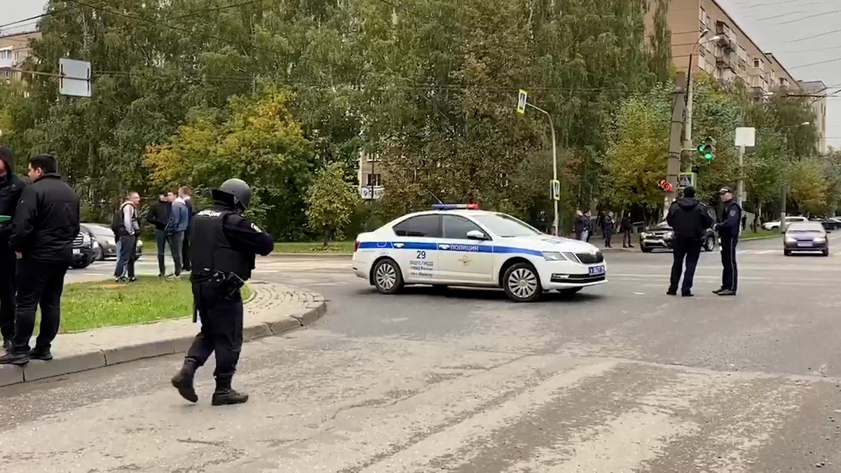 Число погибших в трагедии в Ижевске выросло до 17 человек