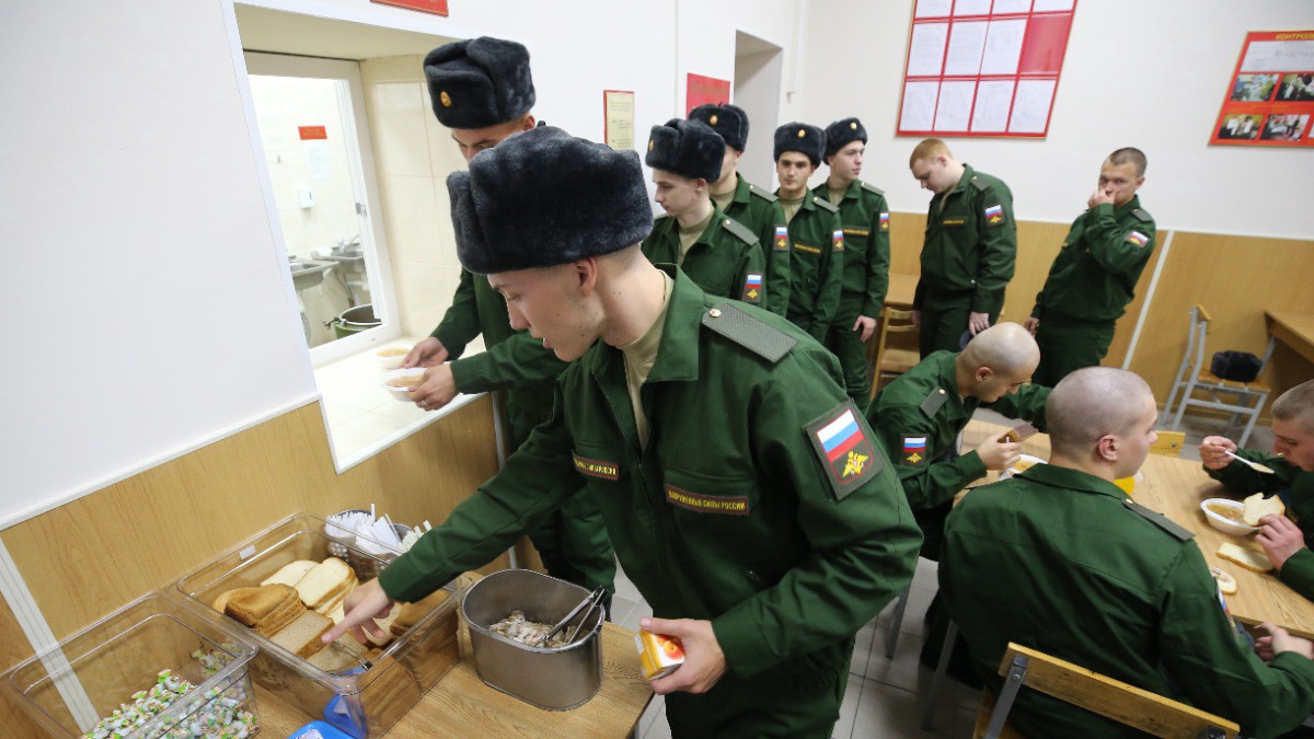 Стало известно, сколько раз в день и чем будут кормить мобилизованных 
