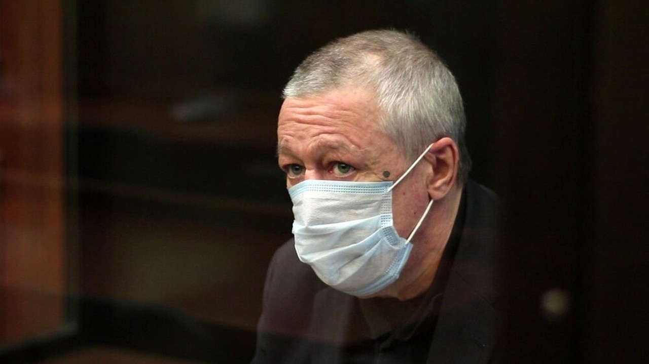 Стало известно, за какие провинности Ефремов может вернуться в колонию