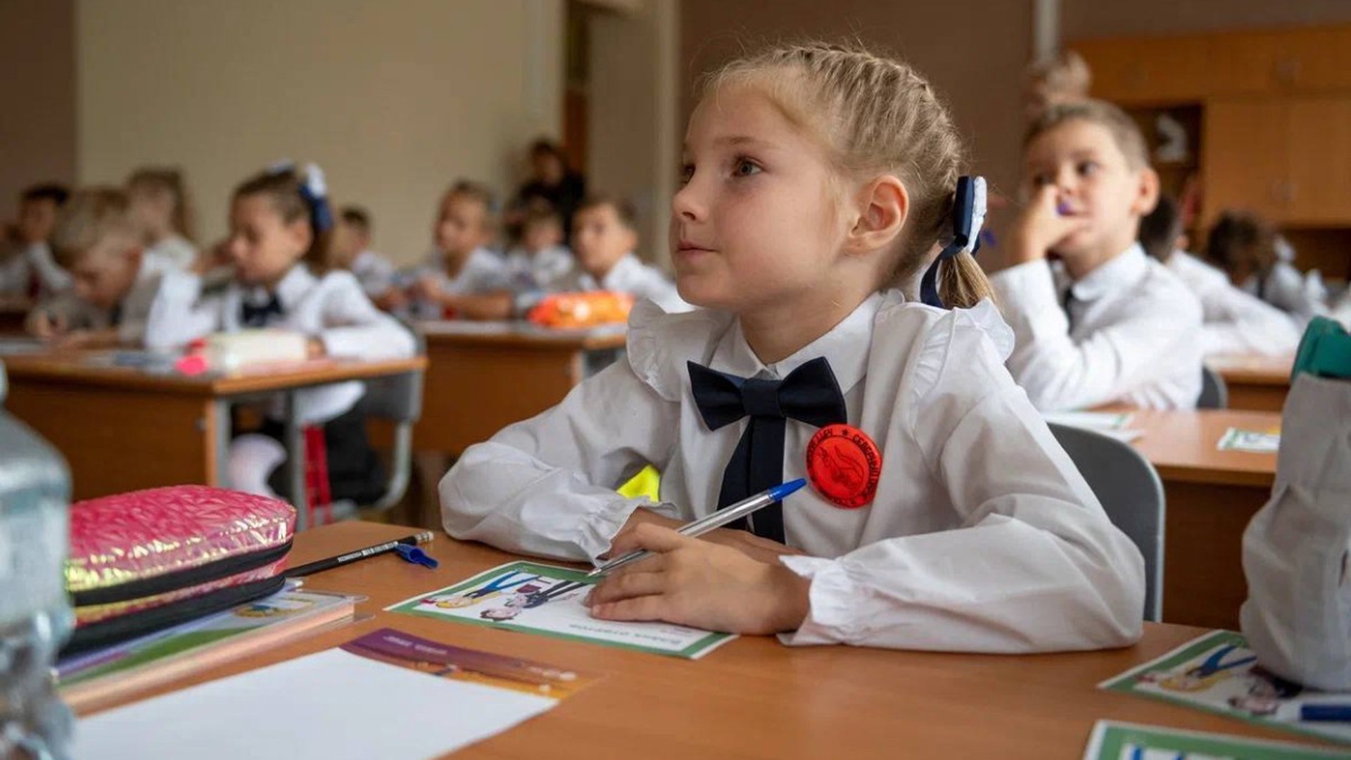 Роспотребнадзор: Около 19% школ России работают в две или три смены