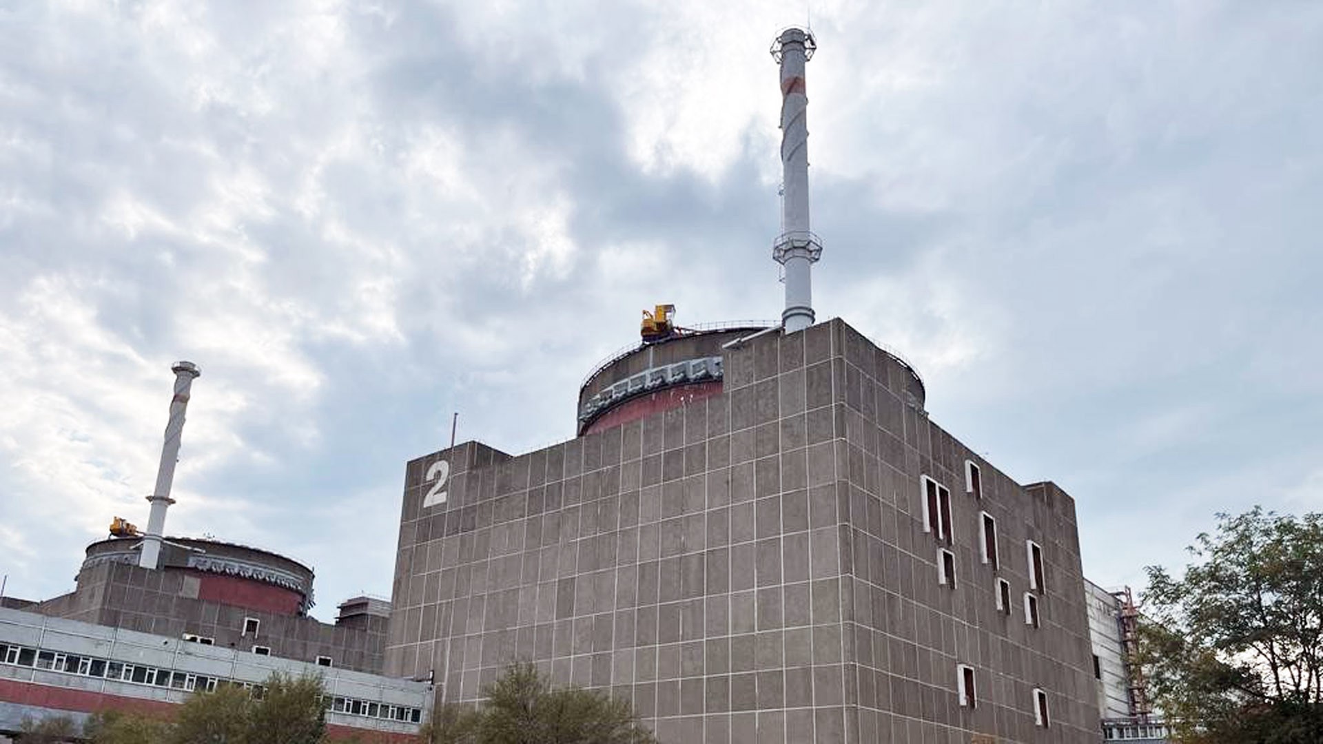 Число сотрудников Запорожской АЭС до конца апреля увеличится до 4,5 тысячи человек