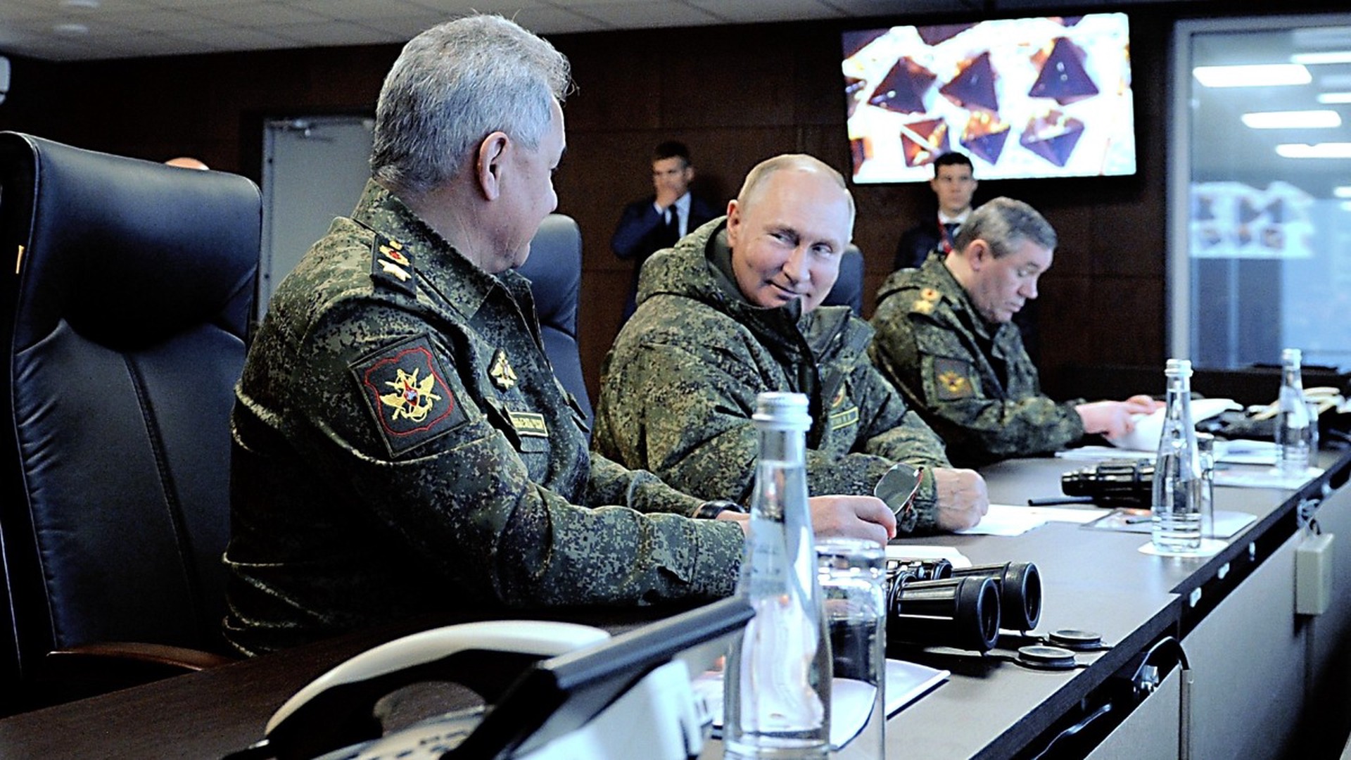 Путин и Шойгу посмеялись после доклада замминистра обороны