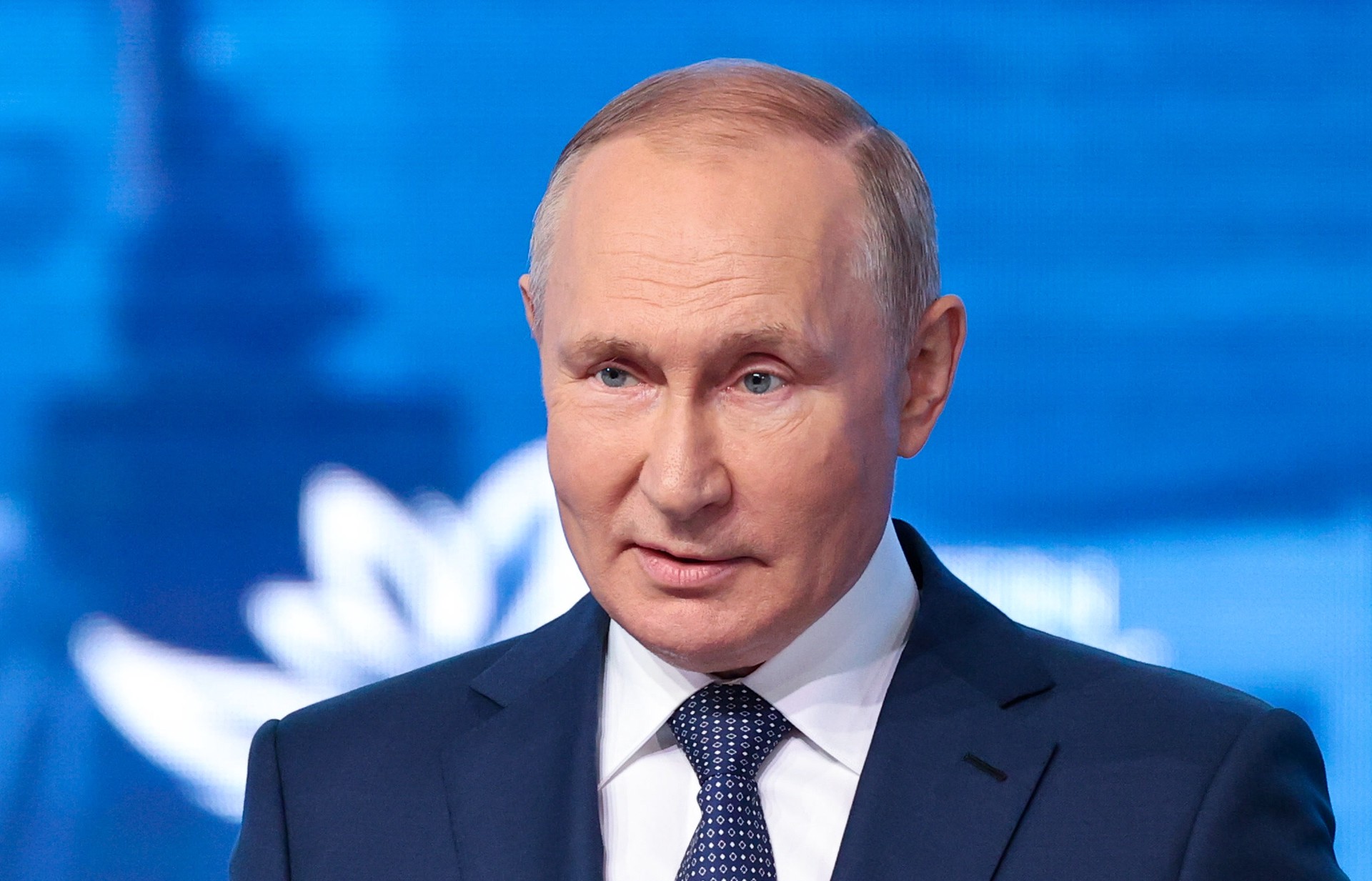 Президент РФ Путин заявил, что «санкционная лихорадка» является новым вызовом, несущим угрозу всему миру