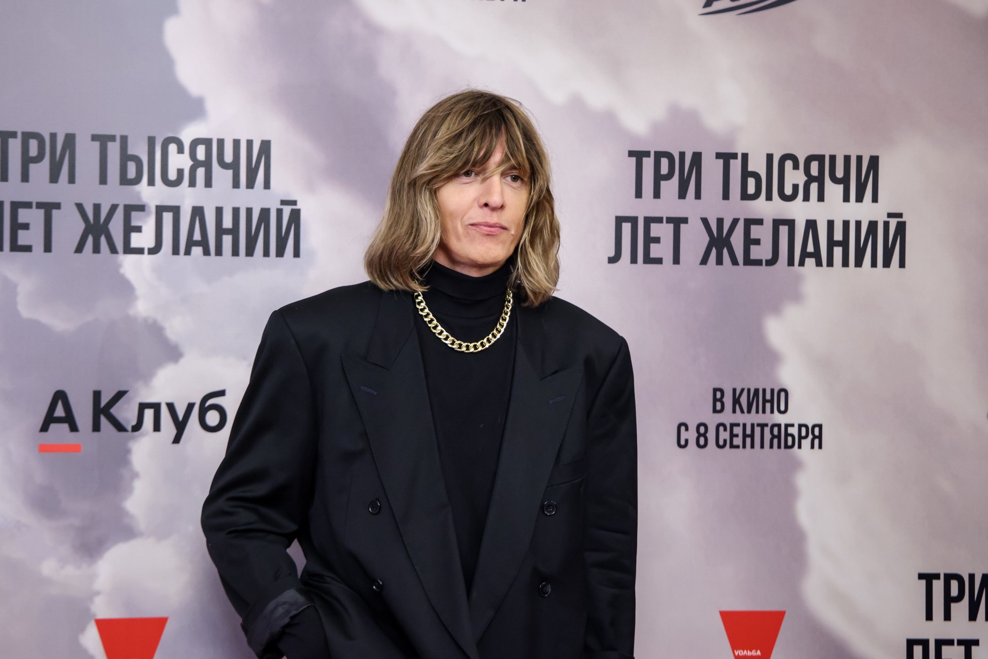 Стилист Лисовец рассказал, какую одежду носить, чтобы выглядеть молодо