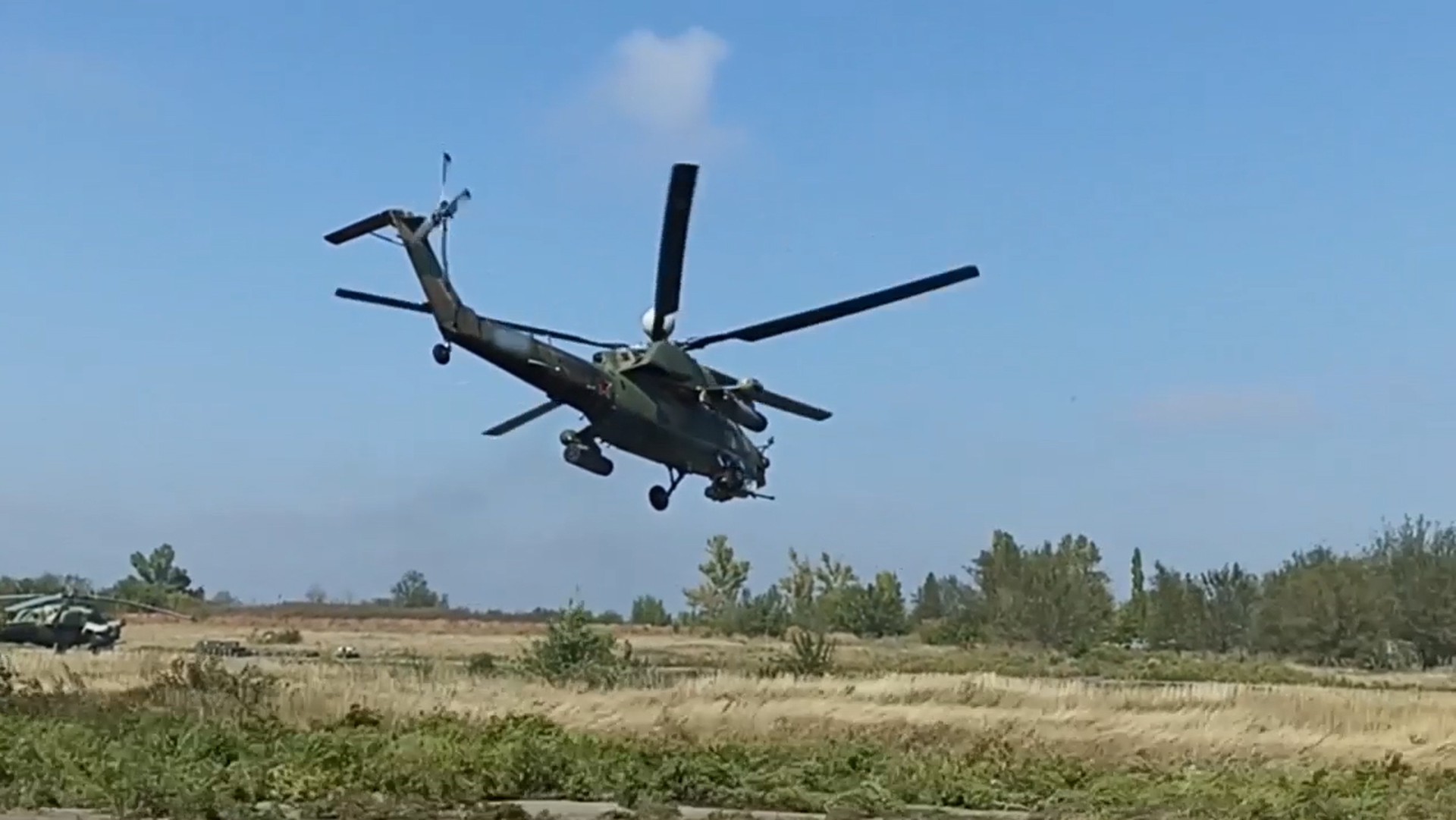В Крыму упал военный вертолет Ми-28, оба летчика погибли