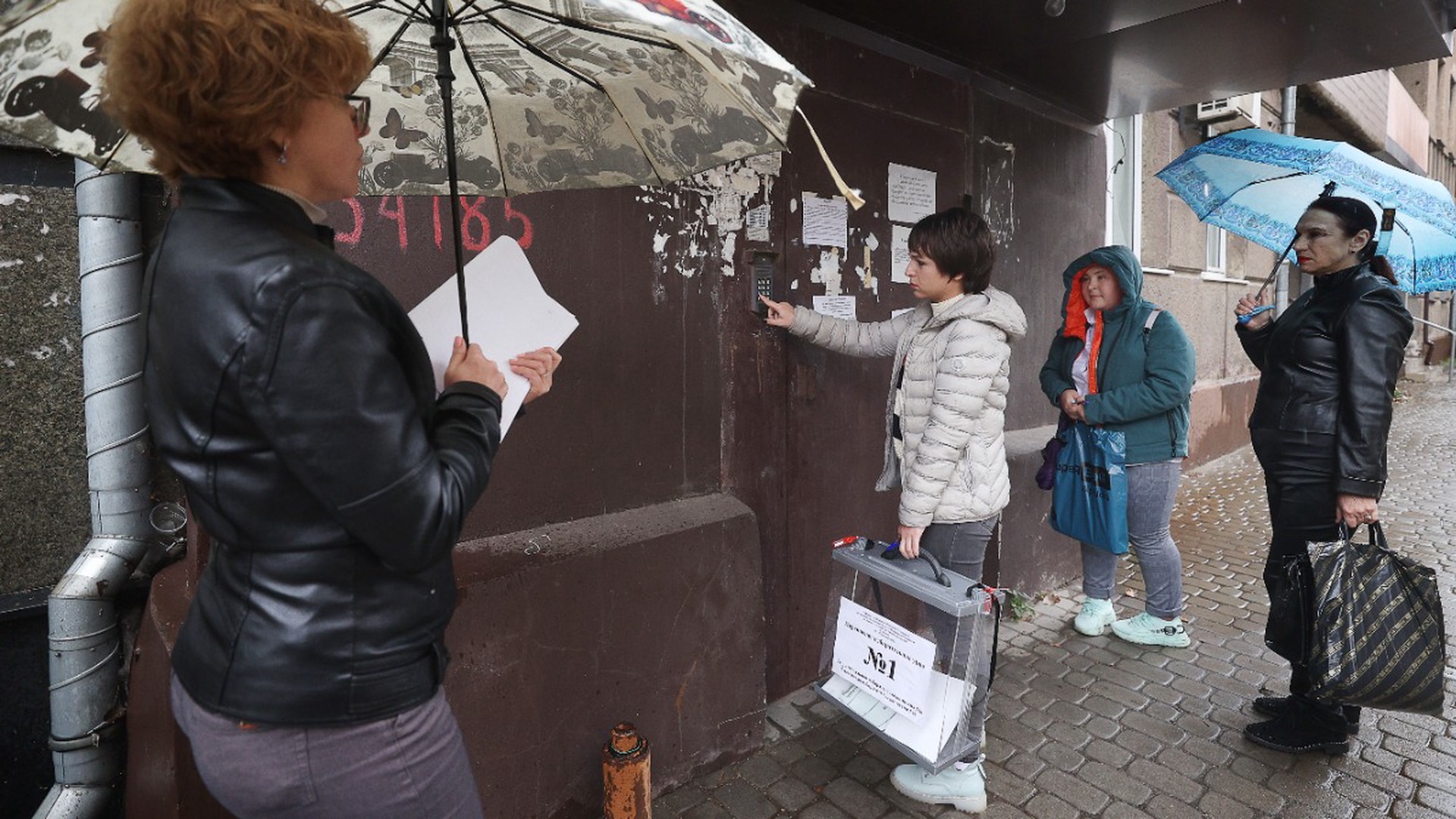 В ЛНР заявили, что референдумы являются костью в горле для Украины