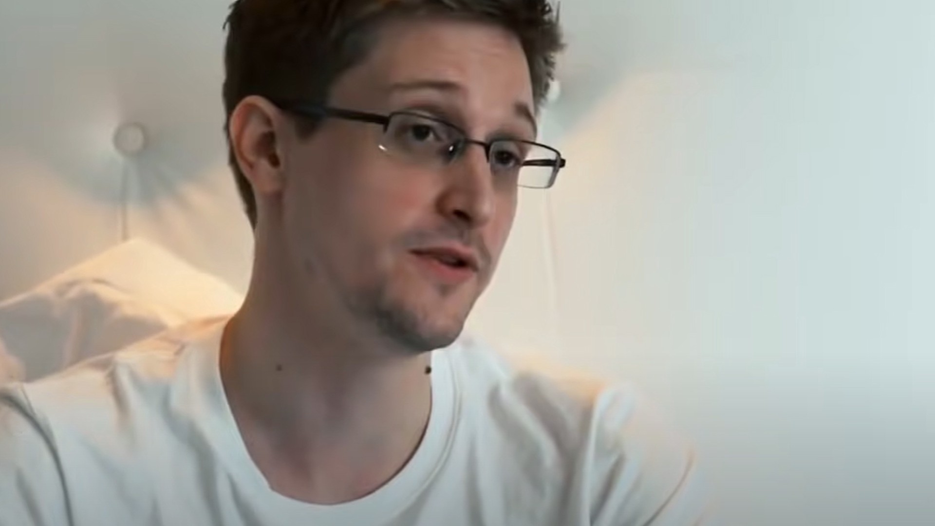 Госдепартамент США считает, что Сноудену необходимо вернуться в страну и предстать перед судом